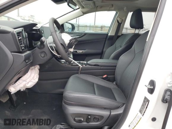 2025 Lexus NX 250 Premium z VIN 2T2GDCAZ0SC017127, wystawiony jako Copart lot #64791325 z przebiegiem 9 735 mil mil oraz Szkoda całkowita • Salvage title. Historia ofert i sprzedaży dostępna na DreamBid. Obrazek 7.