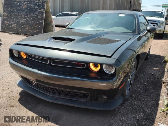 2019 Dodge Challenger R/T z VIN 2C3CDZBT8KH524707, wystawiony jako Copart lot #59381215 z przebiegiem 20 771 mil mil oraz Szkoda całkowita • Salvage title. Historia ofert i sprzedaży dostępna na DreamBid. Obrazek 2.