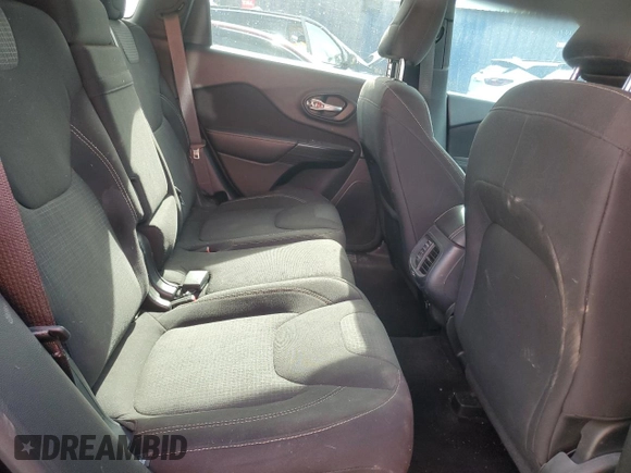 2016 Jeep Cherokee Latitude with VIN 1C4PJMCSXGW119973, listed as a Copart auction lot 54299385 with 132,279 mi miles and Clean Title. Bid and sale history available at carsss.com. Image 11.