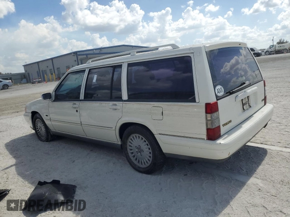1998 Volvo V90 с VIN YV1KW9602W1045893, выставлен на аукционе Copart как лот 77673814 с пробегом 199 932 миль миль и Списание • Salvage title. История ставок и продаж доступна на DreamBid. Изображение 2.