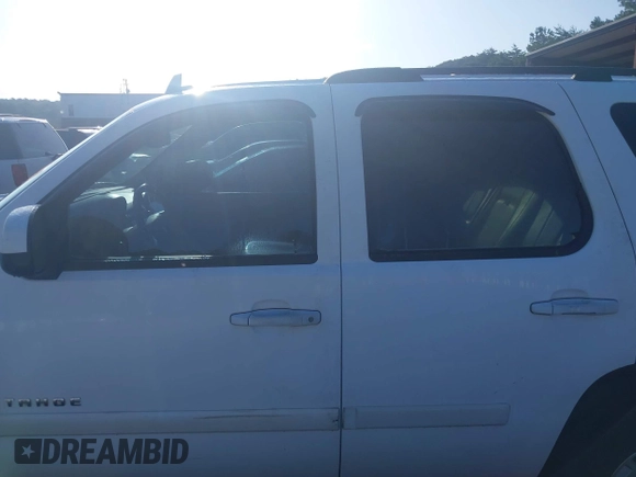2007 Chevrolet Tahoe LT z VIN 1GNEK13047R111746, wystawiony jako IAAI lot #42511260 z przebiegiem 183 783 mil mil oraz . Historia ofert i sprzedaży dostępna na DreamBid. Obrazek 14.