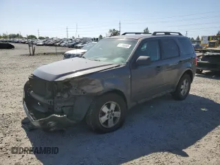 2011 Ford Escape XLT z VIN 1FMCU9DG7BKC39271, wystawiony jako Copart lot #55880445 z przebiegiem 202 072 mil mil oraz Szkoda całkowita • Salvage title. Historia ofert i sprzedaży dostępna na DreamBid. Obrazek 1.