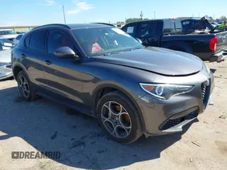 2022 Alfa Romeo Stelvio Sprint z VIN ZASPAJAN9N7D47070, wystawiony jako IAAI lot #41671969 z przebiegiem 84 728 mil mil oraz . Historia ofert i sprzedaży dostępna na DreamBid. Obrazek 1.
