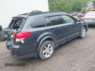 2013 Subaru Outback Premium z VIN 4S4BRBCC9D3323317, wystawiony jako IAAI lot #42303328 z przebiegiem 199 802 mil mil oraz . Historia ofert i sprzedaży dostępna na DreamBid. Obrazek 4.
