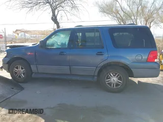 2004 Ford Expedition XLT with VIN 1FMPU16W24LB15591, listed as a IAAI auction lot 41765842 with 188,200 mi miles. Bid and sale history available at carsss.com. Image 14.
