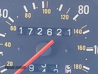 1993 Volvo 240 с VIN YV1AW8805P1954635, выставлен на аукционе IAAI как лот 42135518 с пробегом 172 621 миль миль и . История ставок и продаж доступна на DreamBid. Изображение 7.