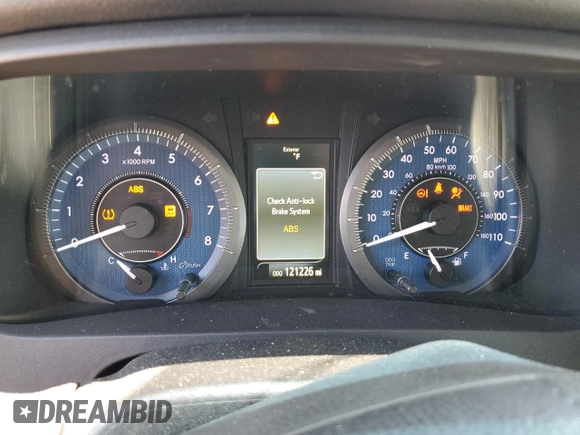 2017 Toyota Sienna XLE Auto Access Seat with VIN 5TDYZ3DC7HS891072, listed as a Copart auction lot 61480035 with 121,226 mi miles and Salvage title. Bid and sale history available at DreamBid. Image 9.