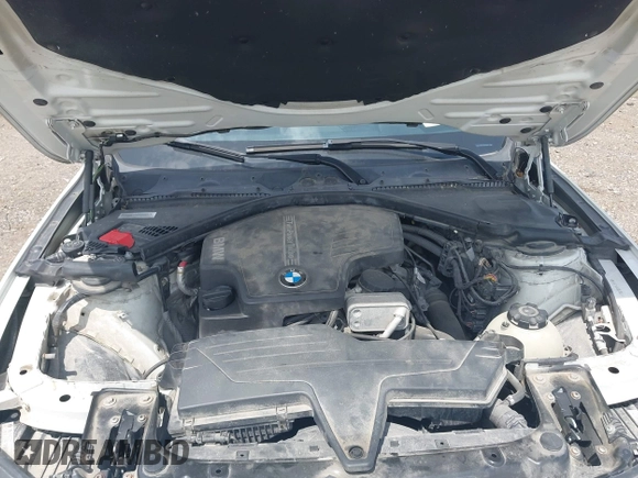 2013 BMW 3 Series 328i xDrive z VIN WBA3B5C58DF138817, wystawiony jako IAAI lot #42524531 z przebiegiem 120 552 mil mil oraz . Historia ofert i sprzedaży dostępna na DreamBid. Obrazek 10.