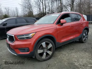 2019 Volvo XC40 Momentum with VIN YV4162UK3K2111866, listed as a Copart auction lot 44790995 with 19,606 mi miles and Salvage Title. Bid and sale history available at carsss.com. Image 1.