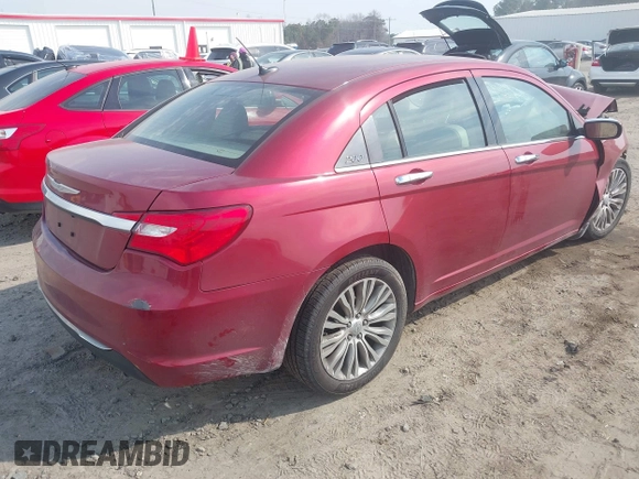 2013 Chrysler 200 Limited with VIN 1C3CCBCG1DN506605, listed as a IAAI auction lot 41674212 with 105,102 mi miles. Bid and sale history available at carsss.com. Image 4.