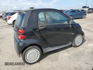 2013 Smart fortwo Pure z VIN WMEEJ3BA9DK678543, wystawiony jako Copart lot #72659984 z przebiegiem Nie podano mil oraz Czysty tytuł • Clean title. Historia ofert i sprzedaży dostępna na DreamBid. Obrazek 3.