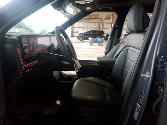 2024 Hyundai Santa Fe Calligraphy with VIN 5NMP54GL7RH066680, listed as a Copart auction lot 87844915 with 2,204 mi miles and Salvage title. Bid and sale history available at DreamBid. Image 7.