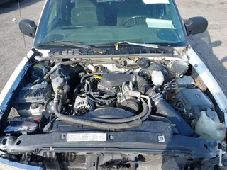 2000 Chevrolet S-10 LS with VIN 1GCCS19W5Y8313840, listed as a IAAI auction lot 41592172 with 245,967 mi miles. Bid and sale history available at carsss.com. Image 10.