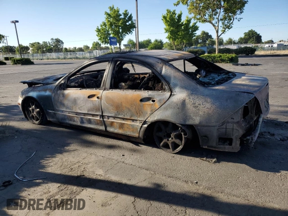 2001 Mercedes-Benz C 230/260/280/320 z VIN WDBRF61J81F084565, wystawiony jako Copart lot #57563974 z przebiegiem Nie podano mil oraz Nie do naprawy • Non repairable. Historia ofert i sprzedaży dostępna na DreamBid. Obrazek 2.