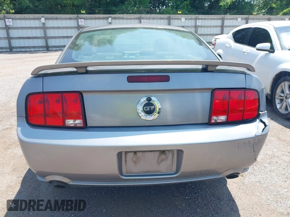 2006 Ford Mustang GT Deluxe с VIN 1ZVFT82H065176946, выставлен на аукционе IAAI как лот 42472942 с пробегом 157 711 миль миль и . История ставок и продаж доступна на DreamBid. Изображение 16.