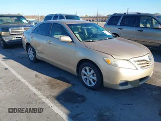 2011 Toyota Camry LE z VIN 4T1BF3EK3BU221053, wystawiony jako IAAI lot #41640097 z przebiegiem 194 466 mil mil oraz . Historia ofert i sprzedaży dostępna na DreamBid. Obrazek 1.