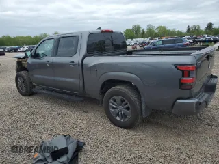2025 Nissan Frontier SV z VIN 1N6ED1FK9SN615898, wystawiony jako Copart lot #56761655 z przebiegiem 2 367 mil mil oraz Szkoda całkowita • Salvage title. Historia ofert i sprzedaży dostępna na DreamBid. Obrazek 2.