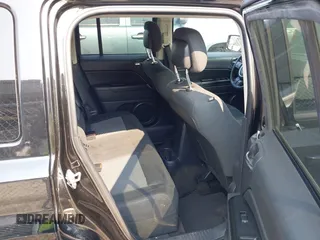 2015 Jeep Patriot High Altitude z VIN 1C4NJRFB3FD189910, wystawiony jako IAAI lot #42410866 z przebiegiem 141 669 mil mil oraz . Historia ofert i sprzedaży dostępna na DreamBid. Obrazek 8.
