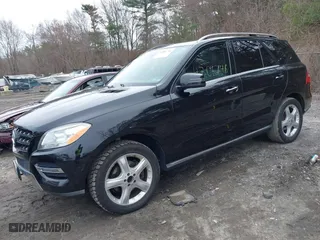 2013 Mercedes-Benz M-Class ML 350 with VIN 4JGDA5HB4DA205561, listed as a IAAI auction lot 42006746 with 267,346 mi miles. Bid and sale history available at carsss.com. Image 17.