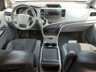 2011 Toyota Sienna SE with VIN 5TDXK3DC2BS175090, listed as a Copart auction lot 62560875 with 250,496 mi miles and Salvage title. Bid and sale history available at DreamBid. Image 8.