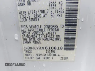 2020 Nissan NV Cargo SV z VIN 1N6BF0LY5LN810818, wystawiony jako IAAI lot #42051143 z przebiegiem 86 560 mil mil oraz . Historia ofert i sprzedaży dostępna na DreamBid. Obrazek 9.