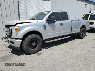 2017 Ford F-250 XL with VIN 1FT7X2AT7HEC55158, listed as a Copart auction lot 59394225 with 256,564 mi miles and Salvage title. Bid and sale history available at DreamBid. Image 1.