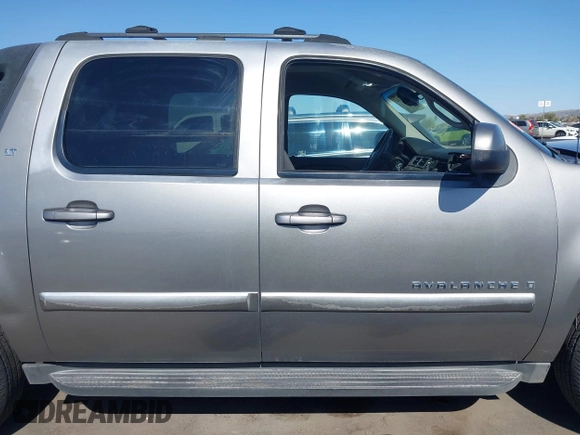 2007 Chevrolet Avalanche LS with VIN 3GNEC12017G113629, listed as a IAAI auction lot 42189684 with 122,771 mi miles and . Bid and sale history available at DreamBid. Image 14.