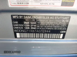 2007 Mercedes-Benz S 550 with VIN WDDNG71X87A070944, listed as a IAAI auction lot 41827529 with 267,847 mi miles and . Bid and sale history available at carsss.com. Image 9.