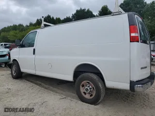 2019 GMC Savana Cargo Van with VIN 1GTW7AFG4K1372132, listed as a Copart auction lot 70141634 with 0 mi miles and Salvage Title. Bid and sale history available at carsss.com. Image 2.