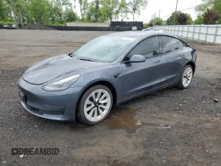 2022 Tesla Model 3 z VIN 5YJ3E1EA0NF288309, wystawiony jako Copart lot #60230285 z przebiegiem 136 423 mil mil oraz Czysty tytuł • Clean title. Historia ofert i sprzedaży dostępna na DreamBid. Obrazek 1.