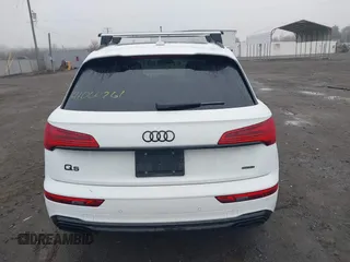 2024 Audi Q5 S line Premium Plus with VIN WA1EAAFY7R2147109, listed as a IAAI auction lot 41064261 with 4,647 mi miles. Bid and sale history available at carsss.com. Image 16.