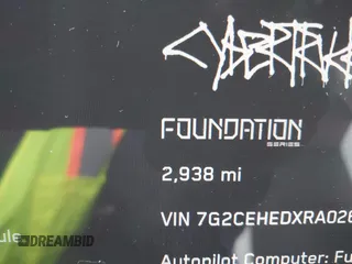 2024 Tesla Cybertruck с VIN 7G2CEHEDXRA026834, выставлен на аукционе IAAI как лот 41448419 с пробегом 2 938 миль миль и . История ставок и продаж доступна на DreamBid. Изображение 15.