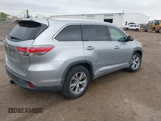 2014 Toyota Highlander XLE z VIN 5TDKKRFH1ES026437, wystawiony jako IAAI lot #42180118 z przebiegiem 150 391 mil mil oraz . Historia ofert i sprzedaży dostępna na DreamBid. Obrazek 4.