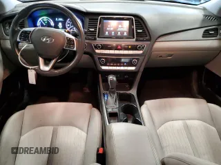 2019 Hyundai Sonata Hybrid SE with VIN KMHE24L32KA090936, listed as a Copart auction lot 49144353 with 80,044 mi miles. Bid and sale history available at carsss.com. Image 8.