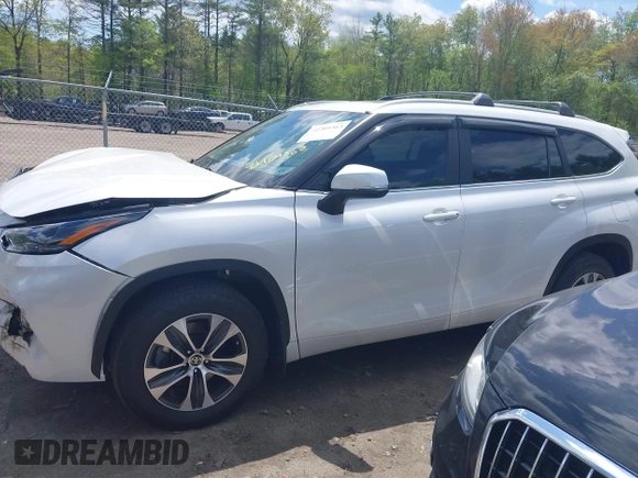 2023 Toyota Highlander L z VIN 5TDKDRBH4PS520231, wystawiony jako IAAI lot #42209363 z przebiegiem 21 312 mil mil oraz . Historia ofert i sprzedaży dostępna na DreamBid. Obrazek 14.