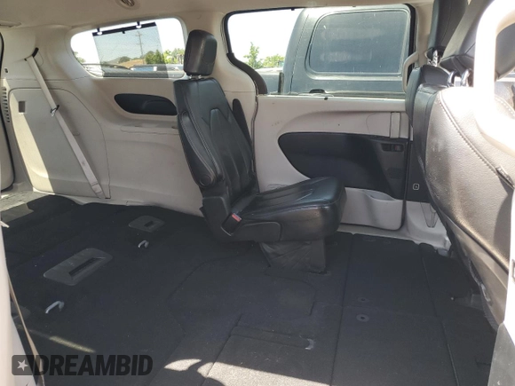 2017 Chrysler Pacifica Touring L with VIN 2C4RC1BG1HR539758, listed as a Copart auction lot 53117135 with 130,628 mi miles and Clean Title. Bid and sale history available at DreamBid. Image 11.