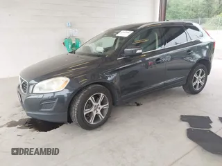 2013 Volvo XC60 T6 z VIN YV4902DZ3D2411993, wystawiony jako IAAI lot #42415587 z przebiegiem 95 303 mil mil oraz . Historia ofert i sprzedaży dostępna na DreamBid. Obrazek 17.