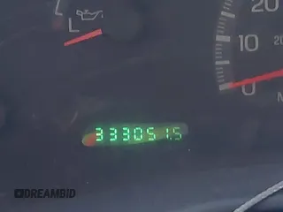 2002 Ford F-150 XL z VIN 1FTRX18L32NB45367, wystawiony jako IAAI lot #42618680 z przebiegiem 333 051 mil mil oraz . Historia ofert i sprzedaży dostępna na DreamBid. Obrazek 15.