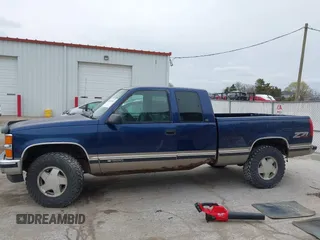 1998 Chevrolet Silverado 1500 with VIN 2GCEK19R2W1255365, listed as a IAAI auction lot 41939461 with 276,204 mi miles and . Bid and sale history available at DreamBid. Image 14.