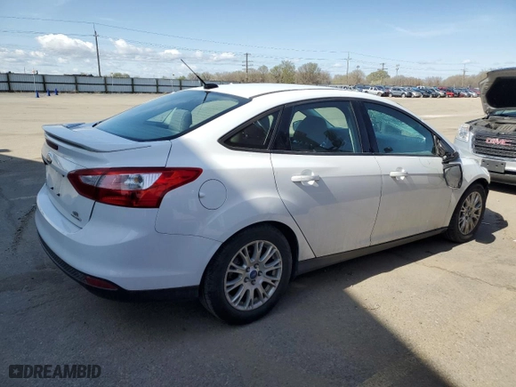 2014 Ford Focus SE with VIN 1FADP3F26EL229916, listed as a Copart auction lot 51135155 with 138,996 mi miles and Salvage Title. Bid and sale history available at carsss.com. Image 3.