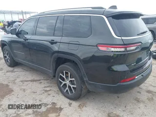 2023 Jeep Grand Cherokee Limited z VIN 1C4RJKBG2P8841694, wystawiony jako IAAI lot #42365314 z przebiegiem 59 987 mil mil oraz . Historia ofert i sprzedaży dostępna na DreamBid. Obrazek 3.