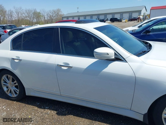 2013 Hyundai Genesis 3.8L with VIN KMHGC4DDXDU238054, listed as a IAAI auction lot 41957297 with 195,383 mi miles. Bid and sale history available at carsss.com. Image 13.