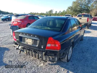 2005 Volvo S80 with VIN YV1TS592051395169, listed as a IAAI auction lot 41202944 with 187,072 mi miles. Bid and sale history available at carsss.com. Image 4.