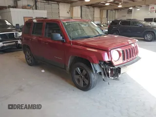 2015 Jeep Patriot Latitude z VIN 1C4NJRFB4FD382759, wystawiony jako IAAI lot #41769876 z przebiegiem 145 698 mil mil oraz . Historia ofert i sprzedaży dostępna na DreamBid. Obrazek 1.