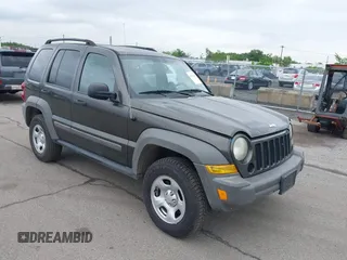 2006 Jeep Liberty Sport z VIN 1J4GL48K86W287185, wystawiony jako IAAI lot #42354916 z przebiegiem 164 290 mil mil oraz . Historia ofert i sprzedaży dostępna na DreamBid. Obrazek 1.