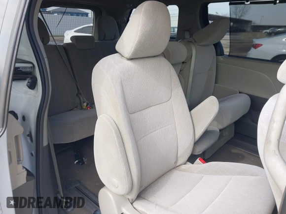 2019 Toyota Sienna LE Auto Access Seat with VIN 5TDKZ3DC4KS968185, listed as a IAAI auction lot 41576704 with 66,260 mi miles and . Bid and sale history available at DreamBid. Image 8.