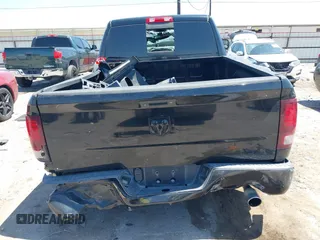 2015 Ram 1500 Tradesman z VIN 3C6JR6AT2FG563942, wystawiony jako IAAI lot #41984985 z przebiegiem 111 814 mil mil oraz . Historia ofert i sprzedaży dostępna na DreamBid. Obrazek 16.