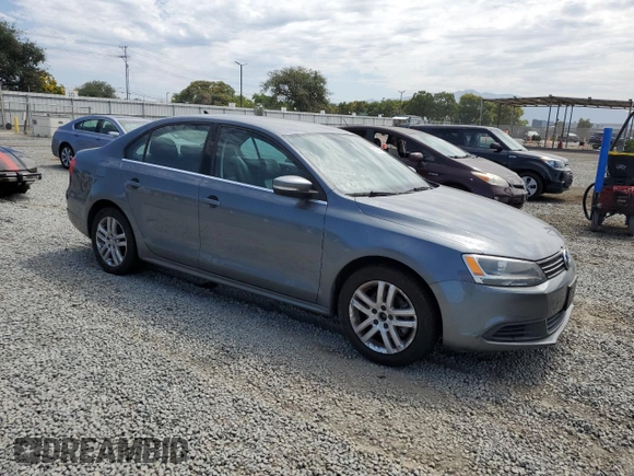 2014 Volkswagen Jetta SE with VIN 3VWD17AJ8EM285840, listed as a Copart auction lot 63943435 with 137,555 mi miles and Clean title. Bid and sale history available at DreamBid. Image 4.