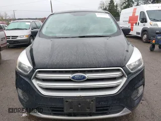 2017 Ford Escape SE with VIN 1FMCU9GD9HUB45195, listed as a IAAI auction lot 41916930 with 126,084 mi miles. Bid and sale history available at carsss.com. Image 6.