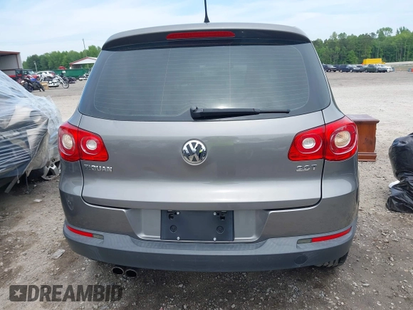 2010 Volkswagen Tiguan with VIN WVGCV7AX9AW515432, listed as a IAAI auction lot 42105962 with 91,405 mi miles and . Bid and sale history available at DreamBid. Image 17.